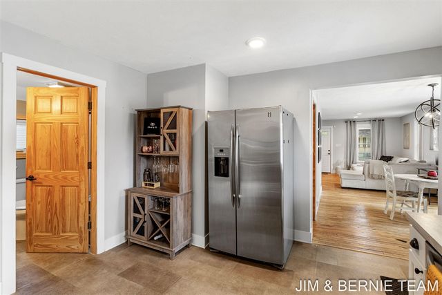 124 E 17th Street, Holland, MI 49423