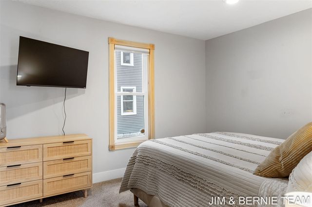 124 E 17th Street, Holland, MI 49423