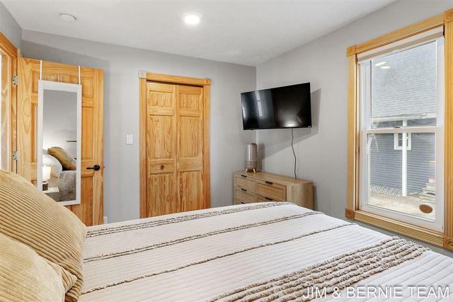 124 E 17th Street, Holland, MI 49423