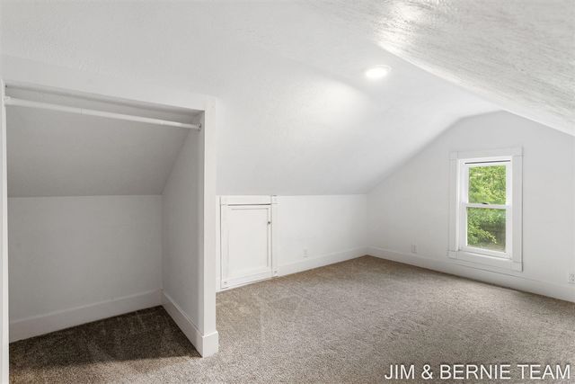 124 E 17th Street, Holland, MI 49423