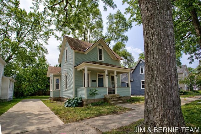 124 E 17th Street, Holland, MI 49423