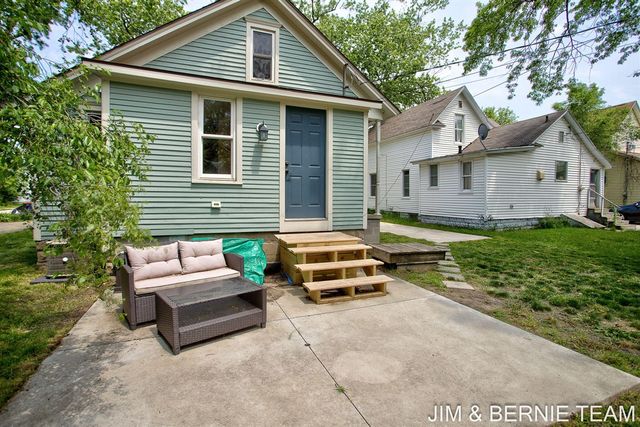 124 E 17th Street, Holland, MI 49423