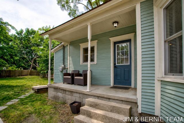 124 E 17th Street, Holland, MI 49423