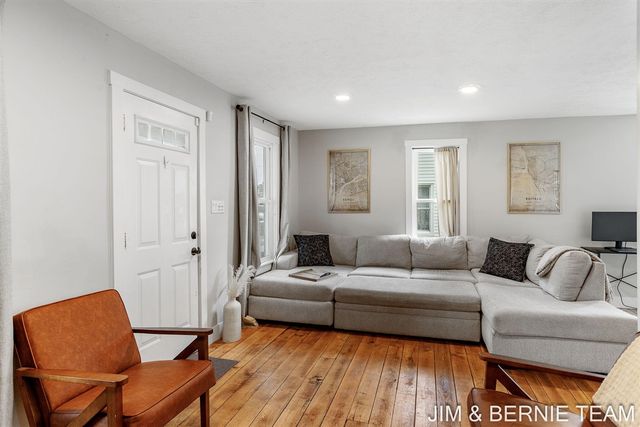 124 E 17th Street, Holland, MI 49423