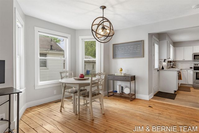 124 E 17th Street, Holland, MI 49423