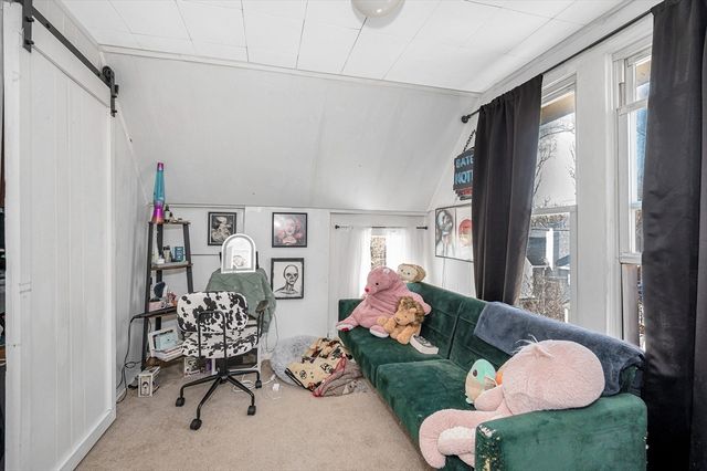 2 Lakeview Ave, Sterling, MA 01564