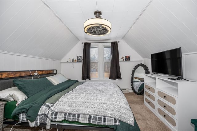 2 Lakeview Ave, Sterling, MA 01564