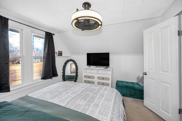 2 Lakeview Ave, Sterling, MA 01564