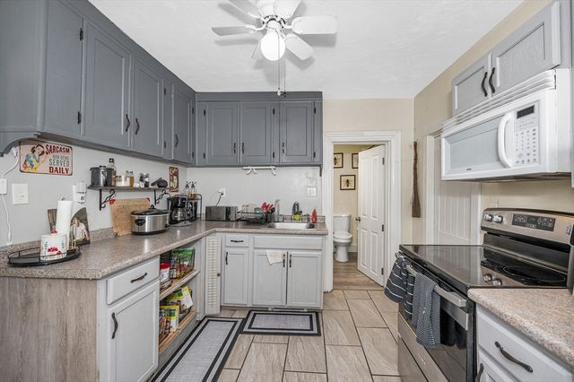 2 Lakeview Ave, Sterling, MA 01564