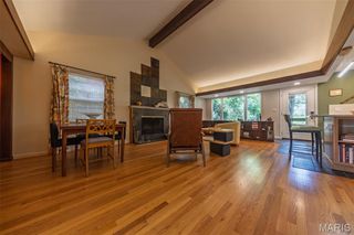 987 Dwyer Avenue, Glendale, MO 63122