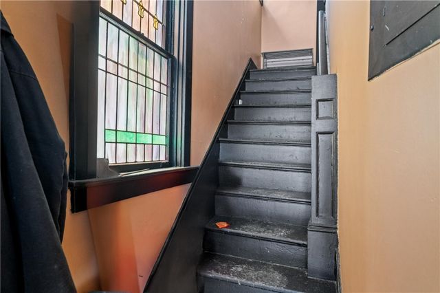 238 Shadyhill Rd, Pittsburgh, PA 15205