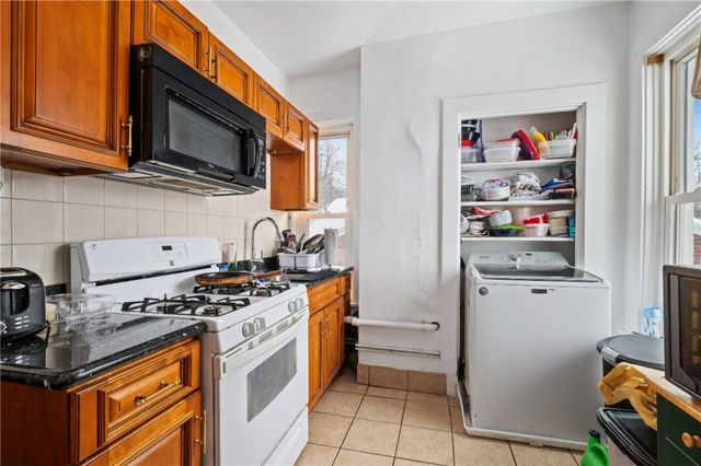 238 Shadyhill Rd, Pittsburgh, PA 15205