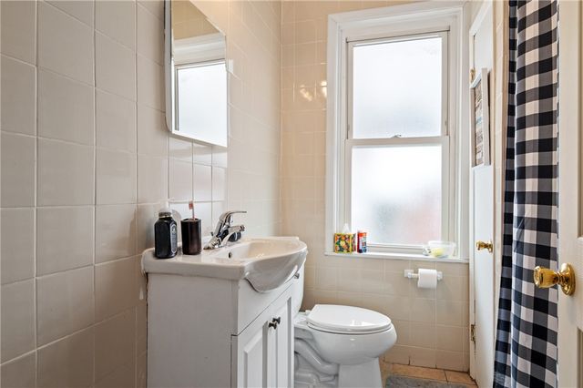 238 Shadyhill Rd, Pittsburgh, PA 15205