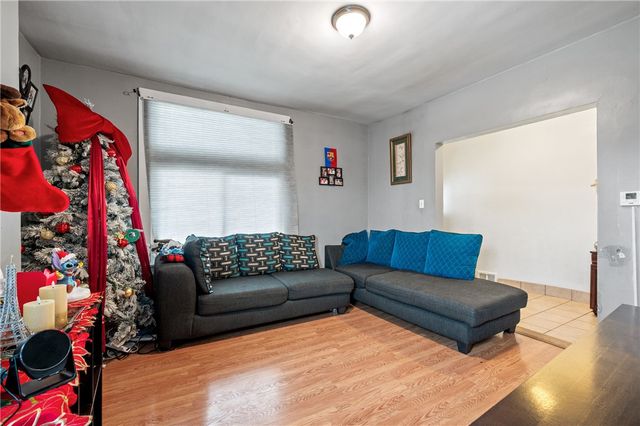 238 Shadyhill Rd, Pittsburgh, PA 15205