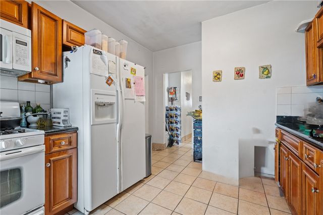 238 Shadyhill Rd, Pittsburgh, PA 15205