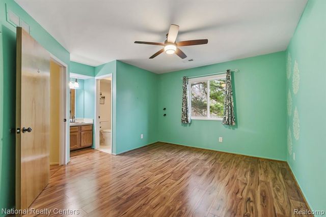924 Saybrook Drive, Waterford, MI 48327