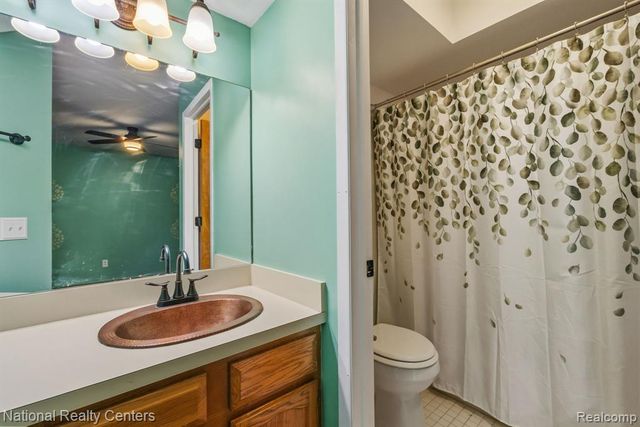 924 Saybrook Drive, Waterford, MI 48327