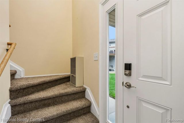 924 Saybrook Drive, Waterford, MI 48327