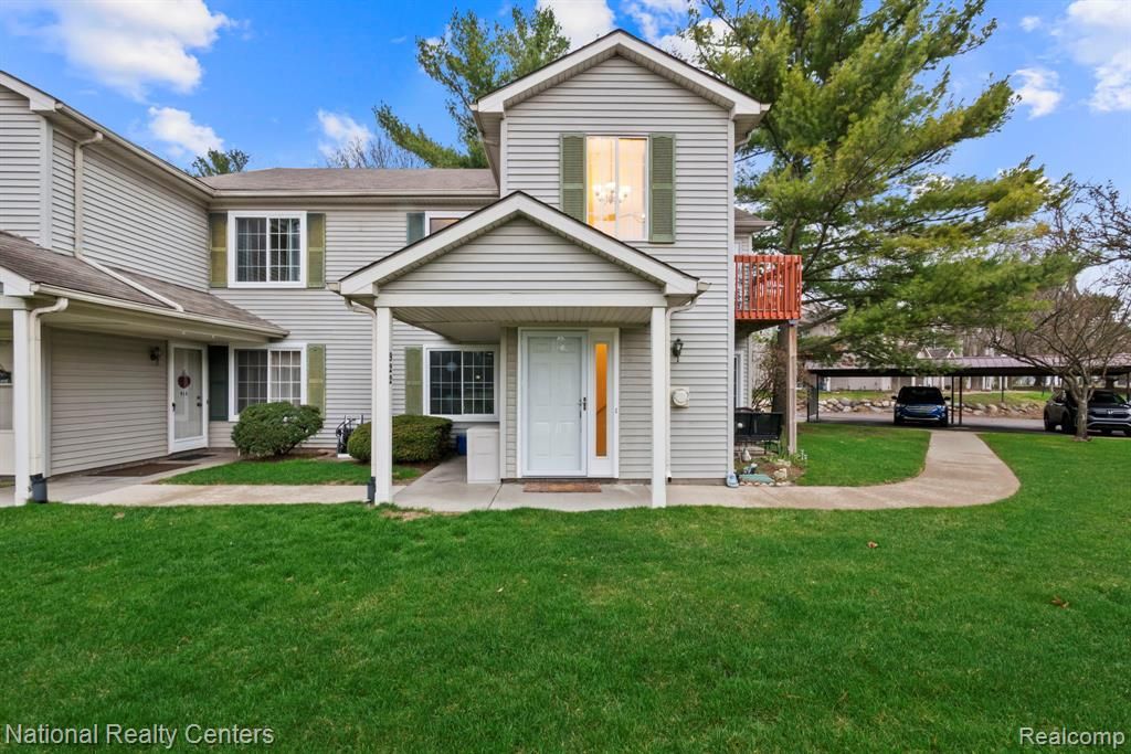 924 Saybrook Drive, Waterford, MI 48327