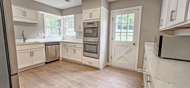 8451 OLD ELM CV, Germantown, TN 38138