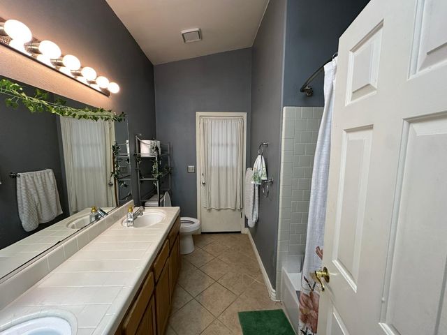 2526 Gibson Avenue, Clovis, CA 93611