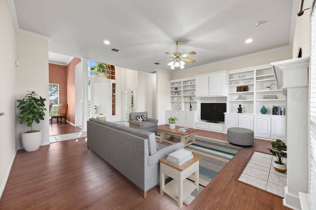 560 Glenn Lane, Red Oak, TX 75154