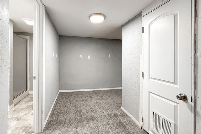 3015 AVE G, Council Bluffs, IA 51501