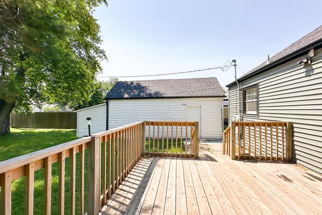 3015 AVE G, Council Bluffs, IA 51501