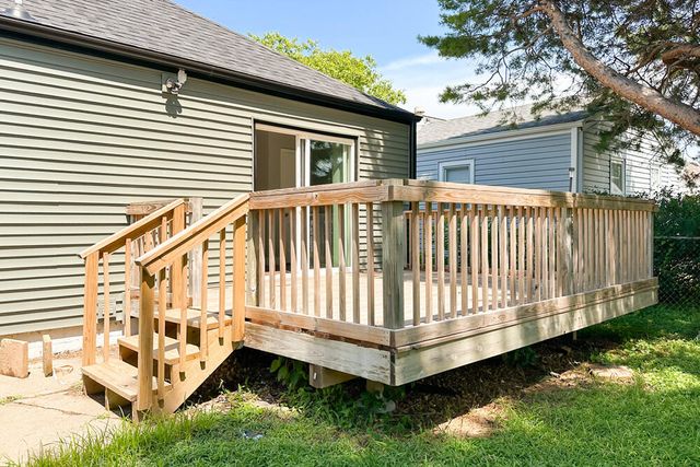 3015 AVE G, Council Bluffs, IA 51501