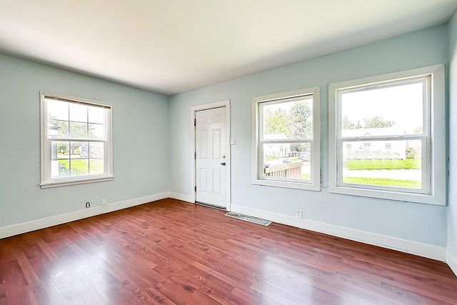 3015 AVE G, Council Bluffs, IA 51501