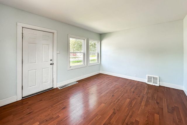 3015 AVE G, Council Bluffs, IA 51501