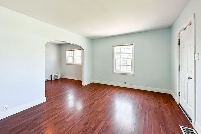 3015 AVE G, Council Bluffs, IA 51501