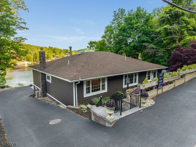 235 Hudson Ave, Hopatcong Boro, NJ 07843
