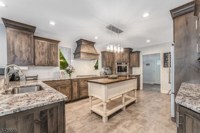 235 Hudson Ave, Hopatcong Boro, NJ 07843