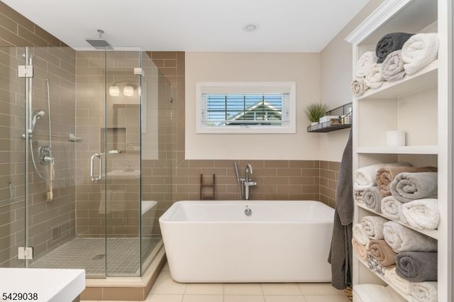 235 Hudson Ave, Hopatcong Boro, NJ 07843
