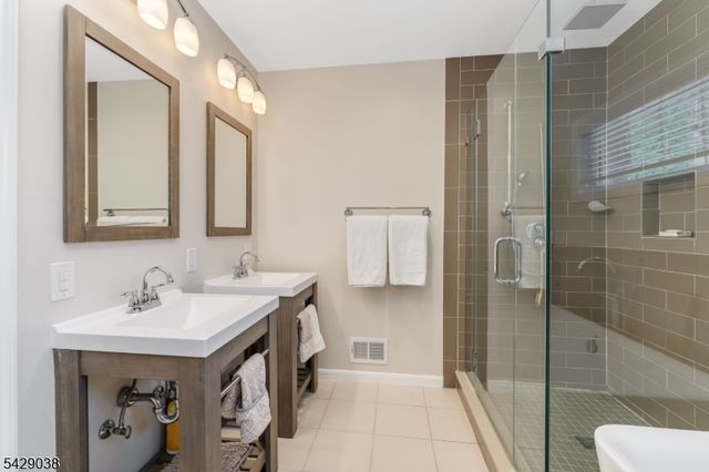 235 Hudson Ave, Hopatcong Boro, NJ 07843