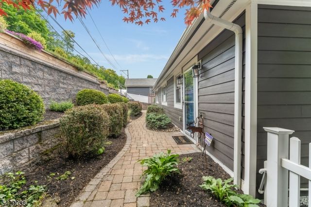 235 Hudson Ave, Hopatcong Boro, NJ 07843
