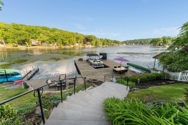 235 Hudson Ave, Hopatcong Boro, NJ 07843