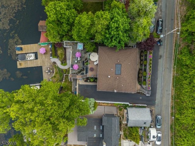 235 Hudson Ave, Hopatcong Boro, NJ 07843