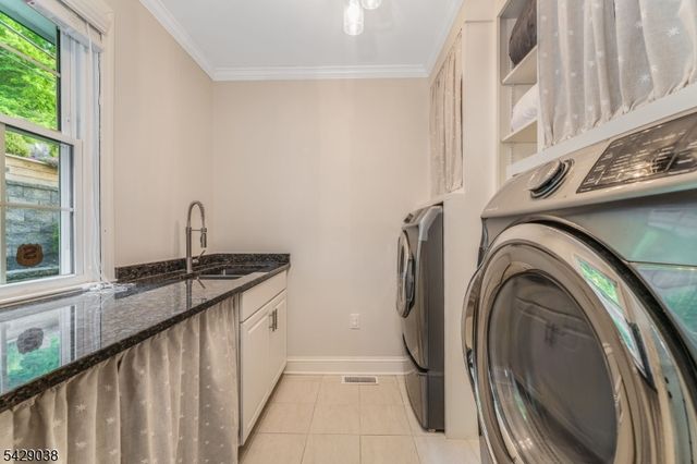 235 Hudson Ave, Hopatcong Boro, NJ 07843
