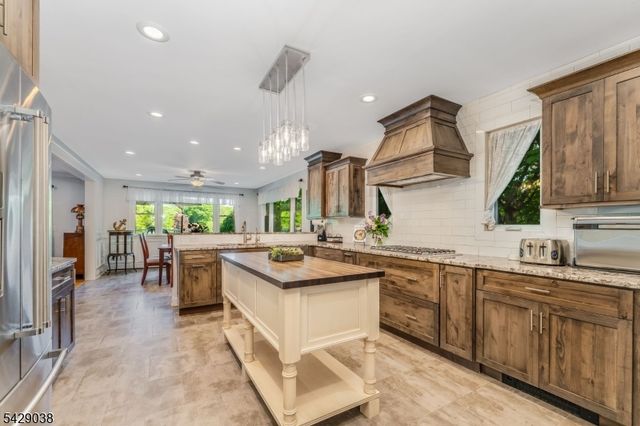 235 Hudson Ave, Hopatcong Boro, NJ 07843