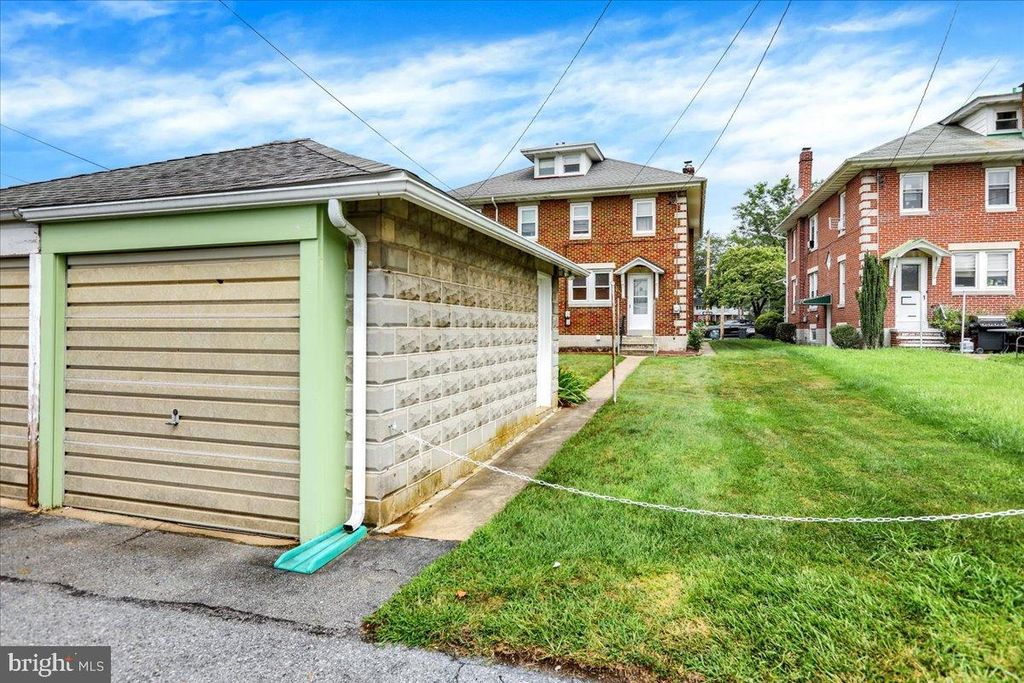 Image 23 of property listing at 38 E WASHINGTON ST, Wernersville, PA 19565