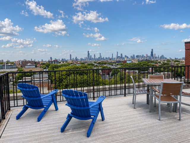 1935 N Fairfield Avenue 307, Chicago, IL 60647