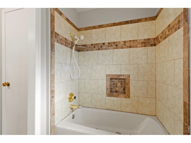 2318 Derby Hill Dr, Loveland, CO 80537