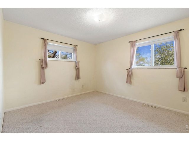 2318 Derby Hill Dr, Loveland, CO 80537