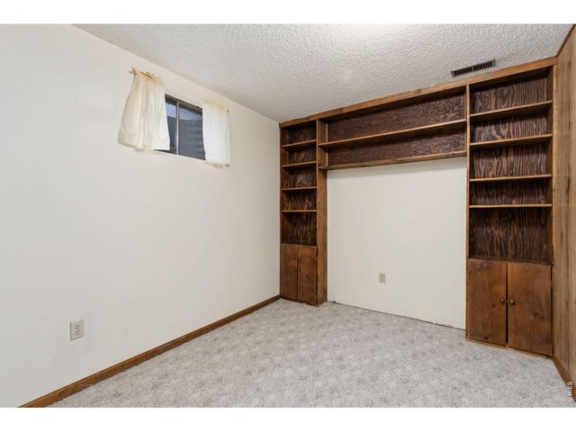 2318 Derby Hill Dr, Loveland, CO 80537