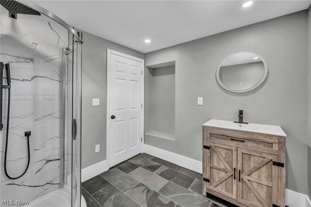10905 Grandview Avenue, Cleveland, OH 44104