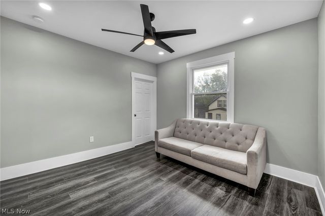 10905 Grandview Avenue, Cleveland, OH 44104
