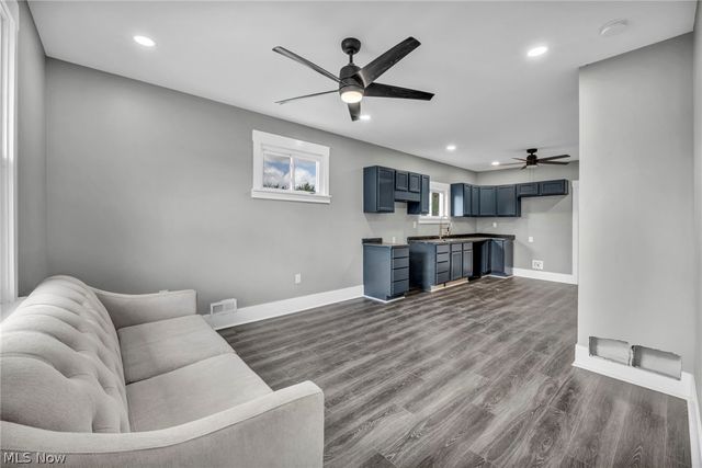 10905 Grandview Avenue, Cleveland, OH 44104