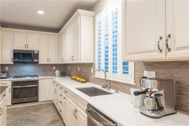 120 Mongoose, Irvine, CA 92618